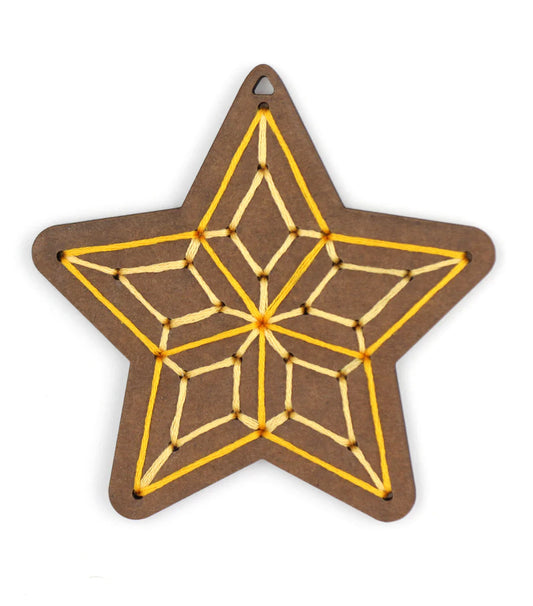 Étoile en pain d'épice - ensemble de décoration brodée DIY - KIRIKI PRESS